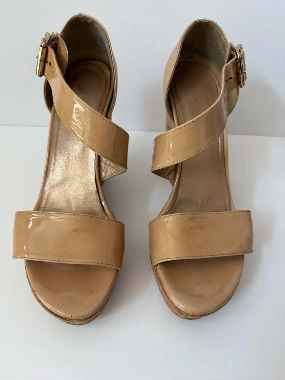 Stuart Weitzman Oneliner Patent Leather Cork Wedges in Adobe Aniline, Size 8